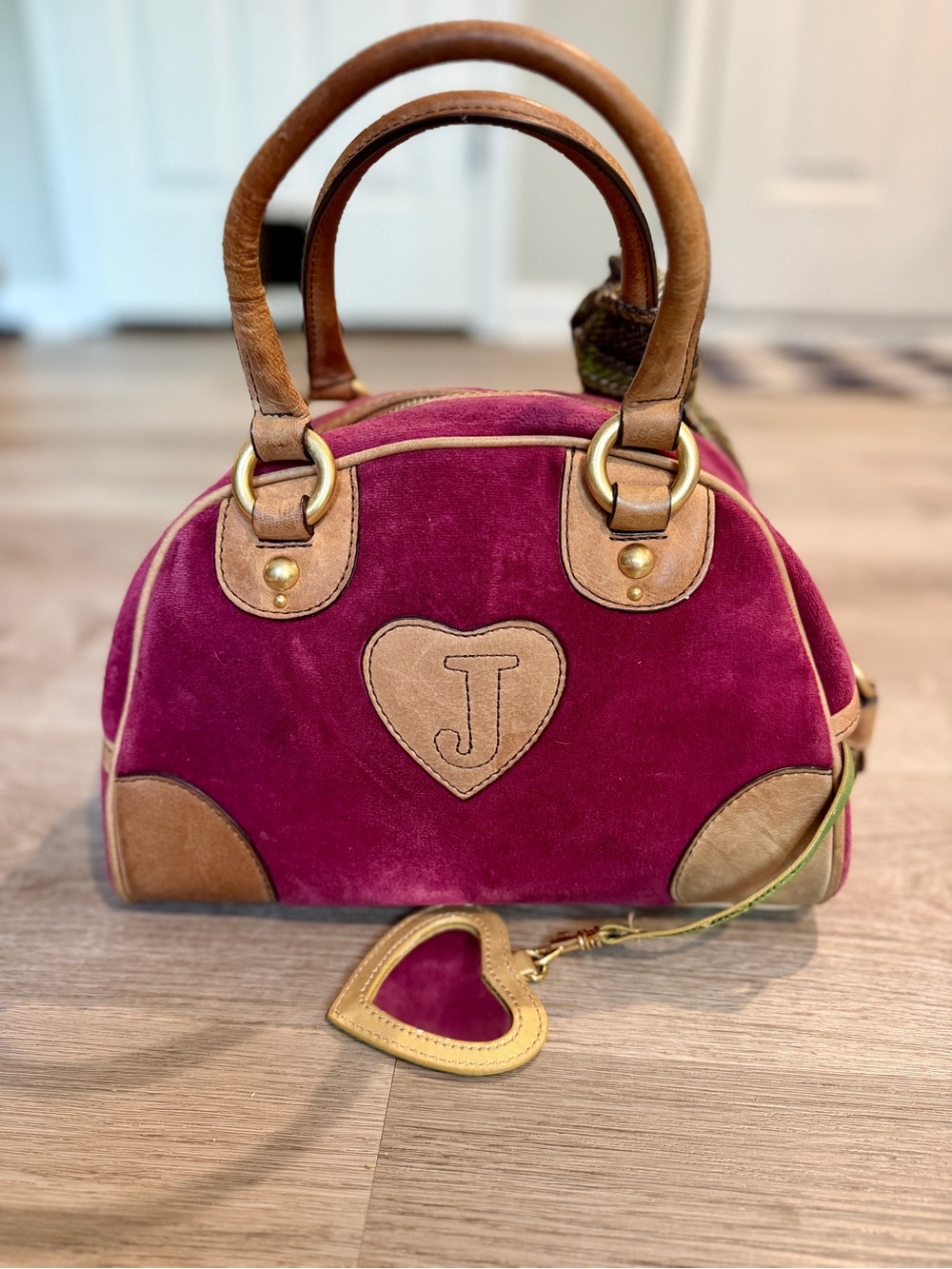 RARE Vintage Y2K Juicy Couture Velour "J" Heart Boston Bag + Pom & Mirror (2004) - Picture 5 of 16